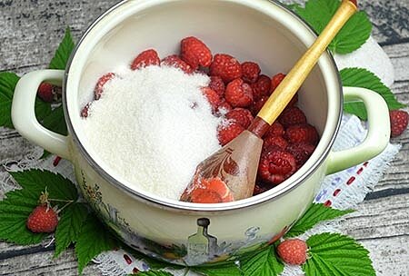 Малина с сахаром