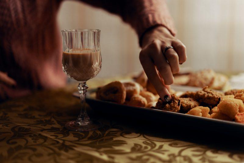 Ирландский ликер Baileys можно пить с тортом тирамису