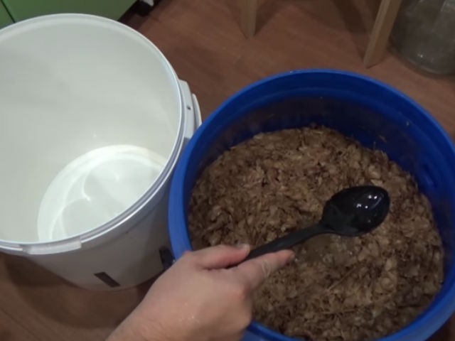 вынуть мякоть из сока