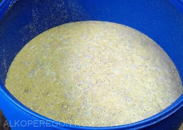 Быстрая брага для самогона – 2 рецепта из сахара и гороха